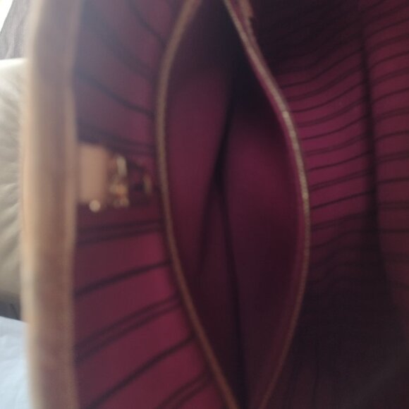 VERY RARE, Retired, Beautiful Louis Vuitton Delightful in Monogram & Piv⦠- Picture 14 of 15